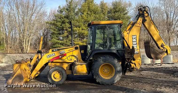 image for item ER0365 1998 John Deere 310E backhoe