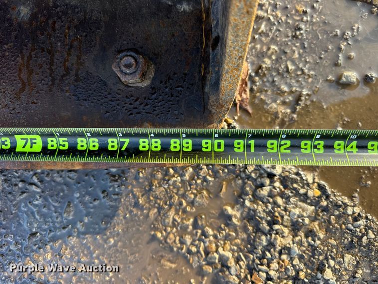 image for item ER0365 1998 John Deere 310E backhoe