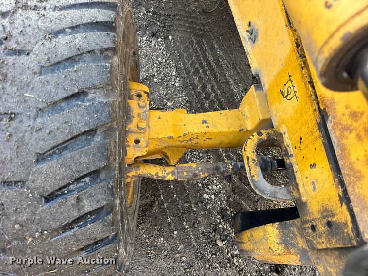 image for item ER0365 1998 John Deere 310E backhoe
