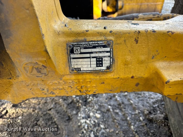 image for item ER0365 1998 John Deere 310E backhoe