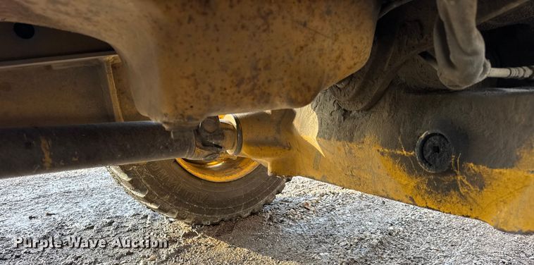 image for item ER0365 1998 John Deere 310E backhoe