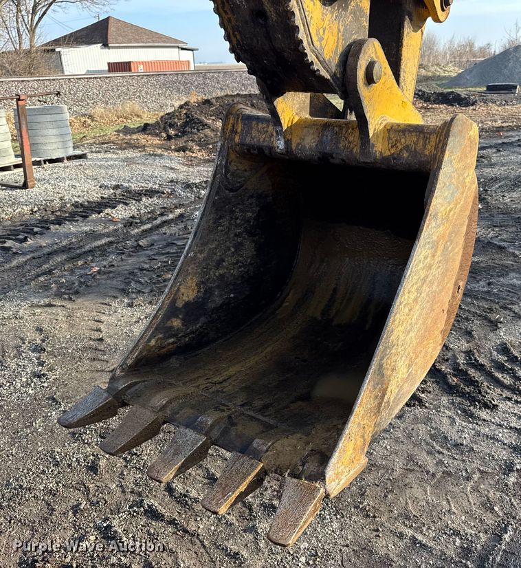 image for item ER0365 1998 John Deere 310E backhoe