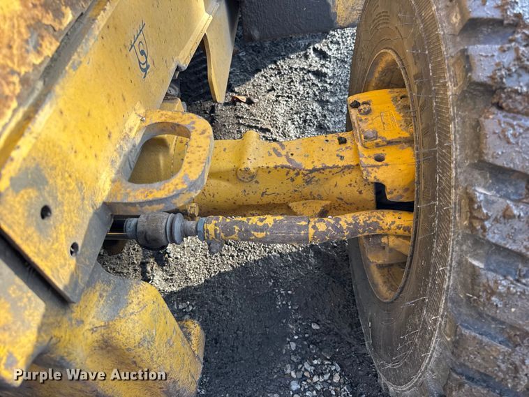 image for item ER0365 1998 John Deere 310E backhoe