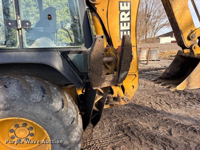 image for item ER0365 1998 John Deere 310E backhoe