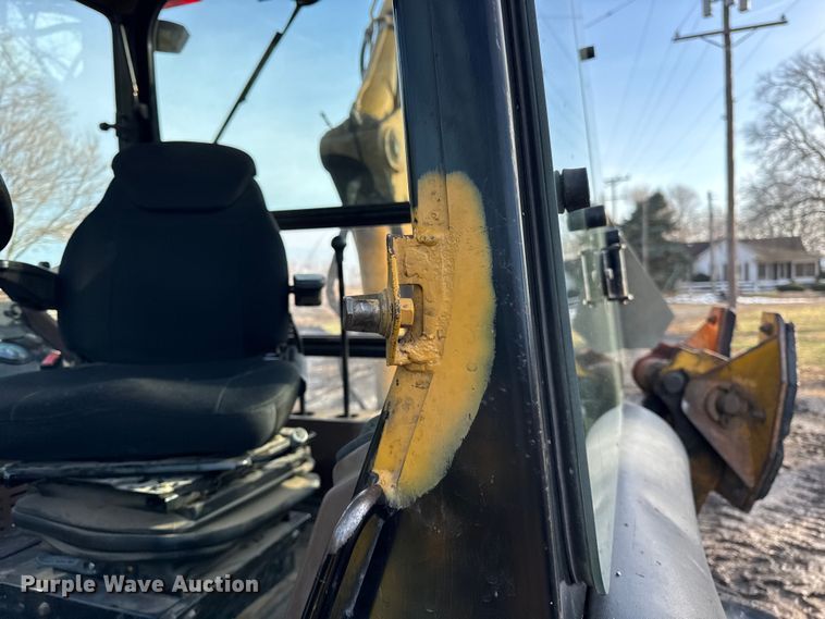 image for item ER0365 1998 John Deere 310E backhoe