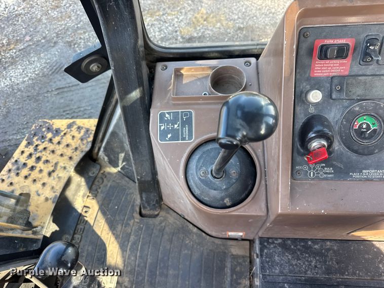 image for item ER0365 1998 John Deere 310E backhoe