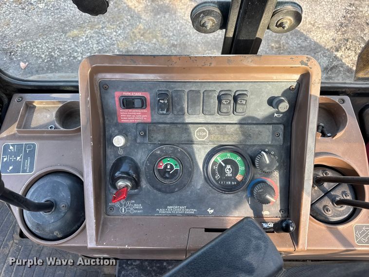 image for item ER0365 1998 John Deere 310E backhoe