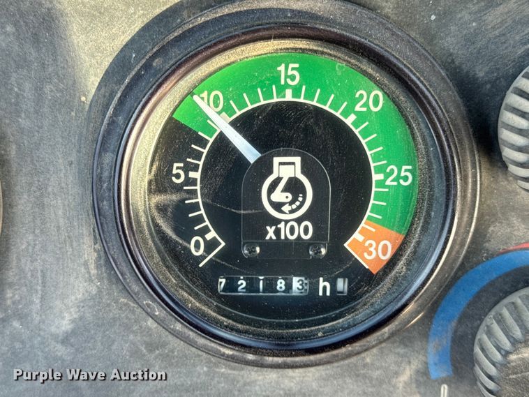 image for item ER0365 1998 John Deere 310E backhoe