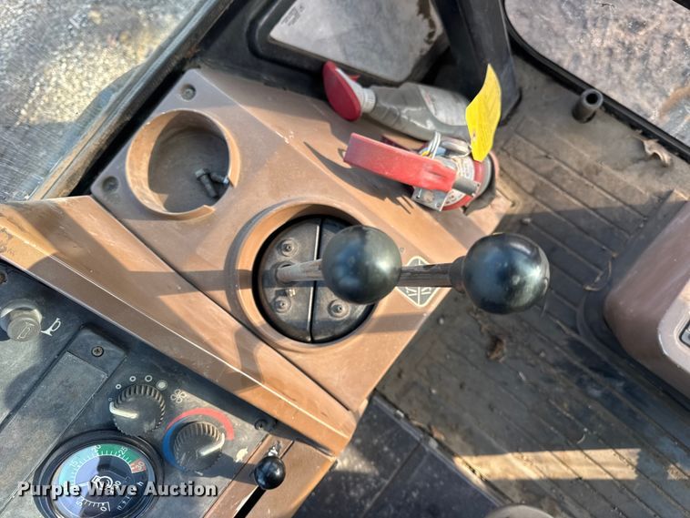 image for item ER0365 1998 John Deere 310E backhoe