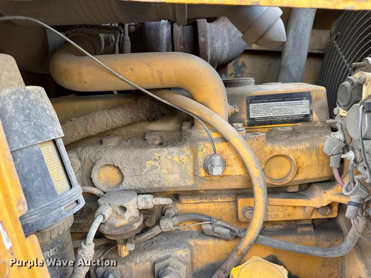 image for item ER0365 1998 John Deere 310E backhoe