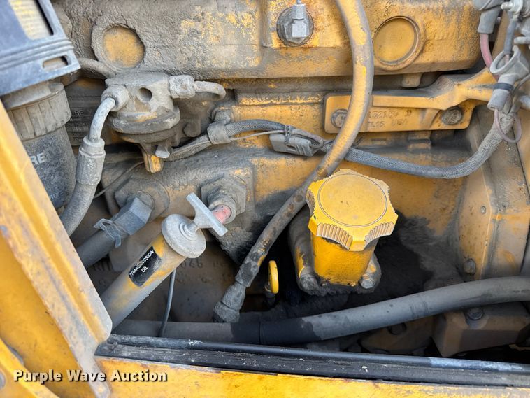 image for item ER0365 1998 John Deere 310E backhoe