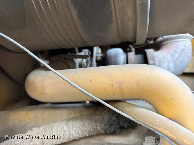 image for item ER0365 1998 John Deere 310E backhoe