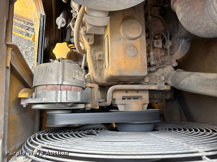 image for item ER0365 1998 John Deere 310E backhoe