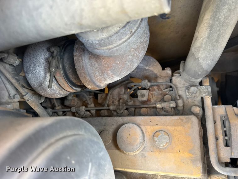 image for item ER0365 1998 John Deere 310E backhoe