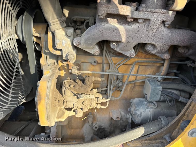 image for item ER0365 1998 John Deere 310E backhoe