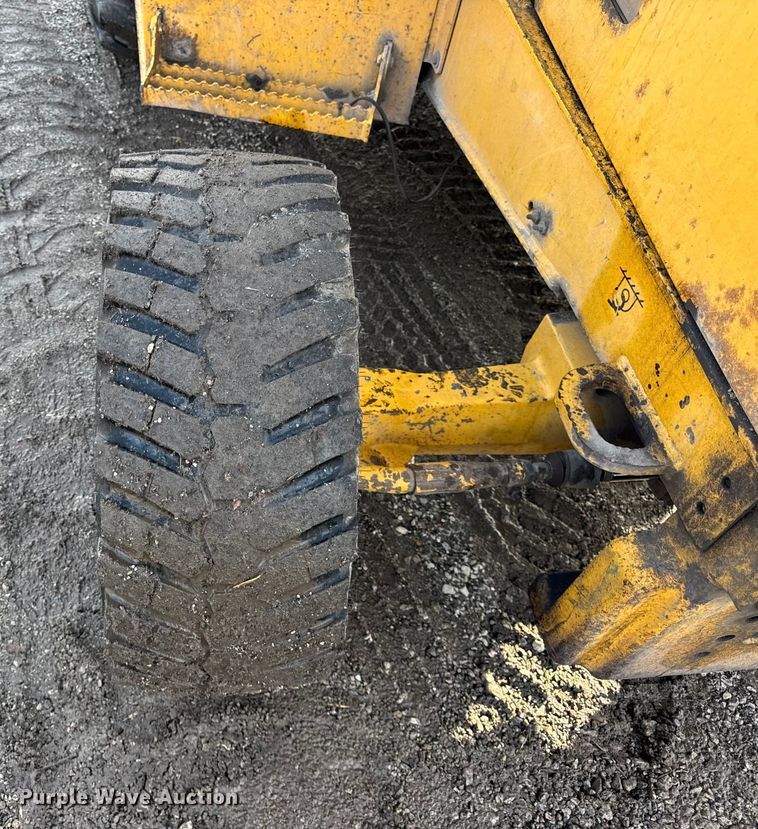 image for item ER0365 1998 John Deere 310E backhoe