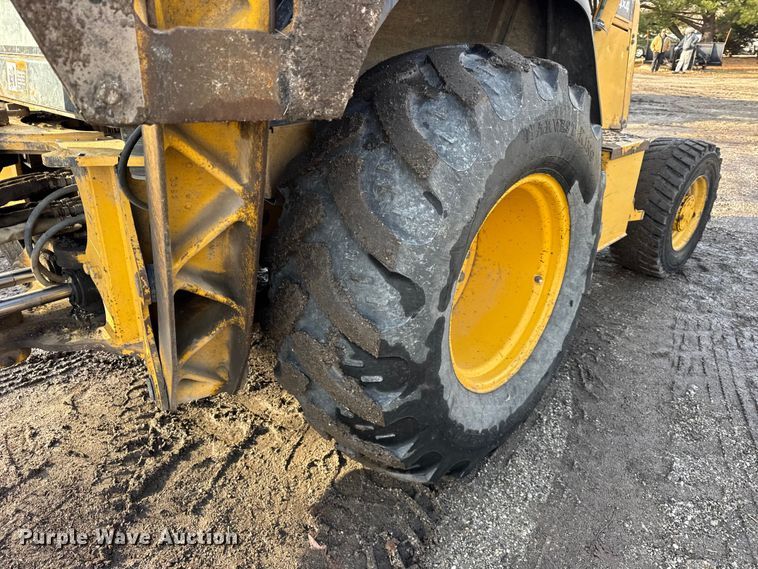 image for item ER0365 1998 John Deere 310E backhoe