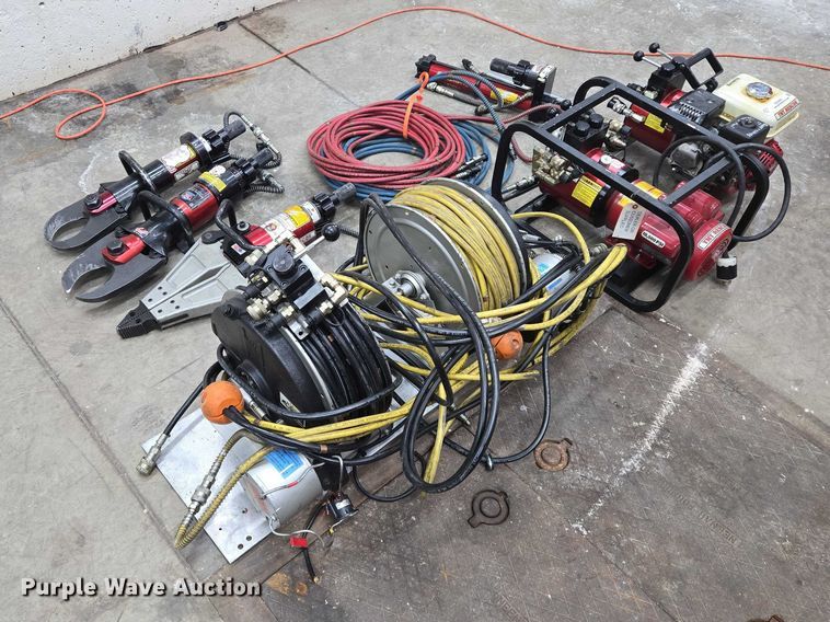 image for item ES2568 TNT rescue equipment
