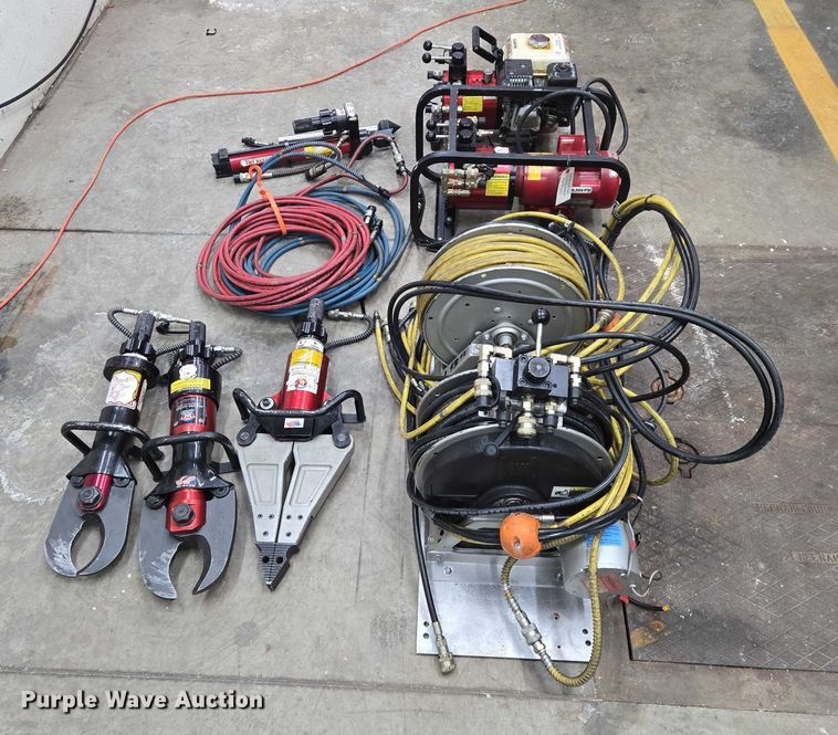 image for item ES2568 TNT rescue equipment
