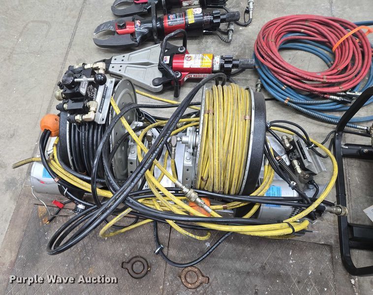 image for item ES2568 TNT rescue equipment
