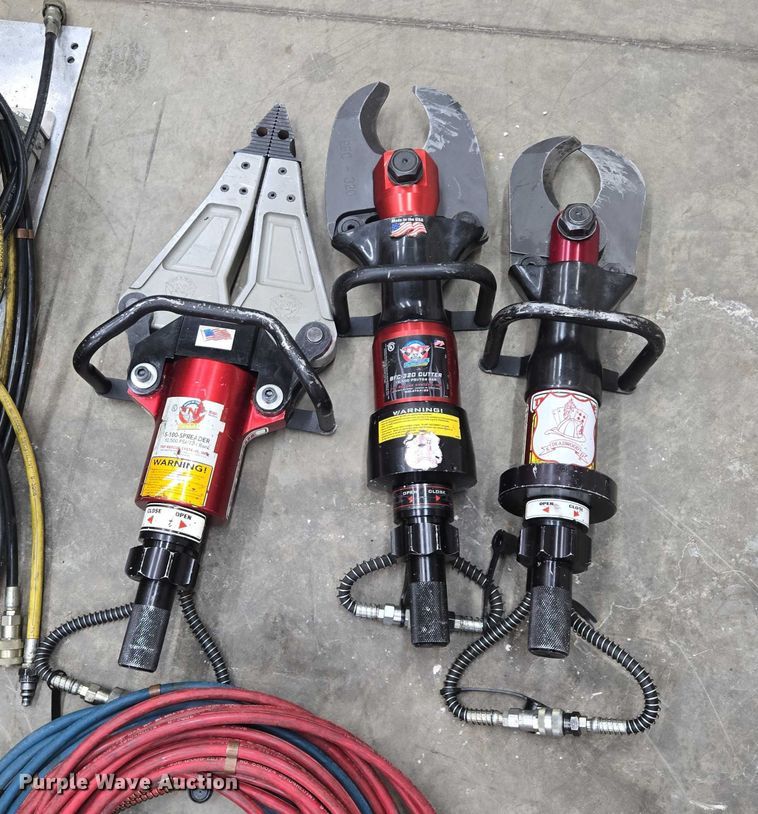 image for item ES2568 TNT rescue equipment