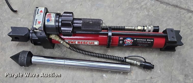 image for item ES2568 TNT rescue equipment