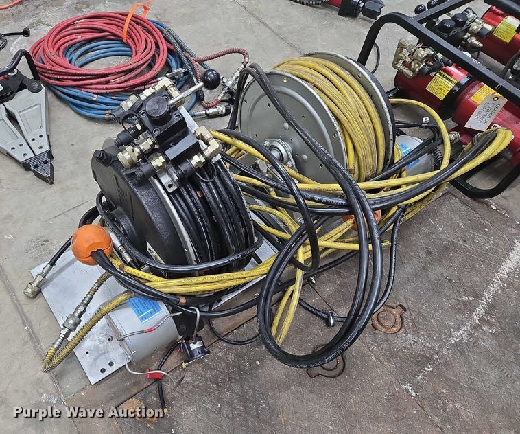 image for item ES2568 TNT rescue equipment