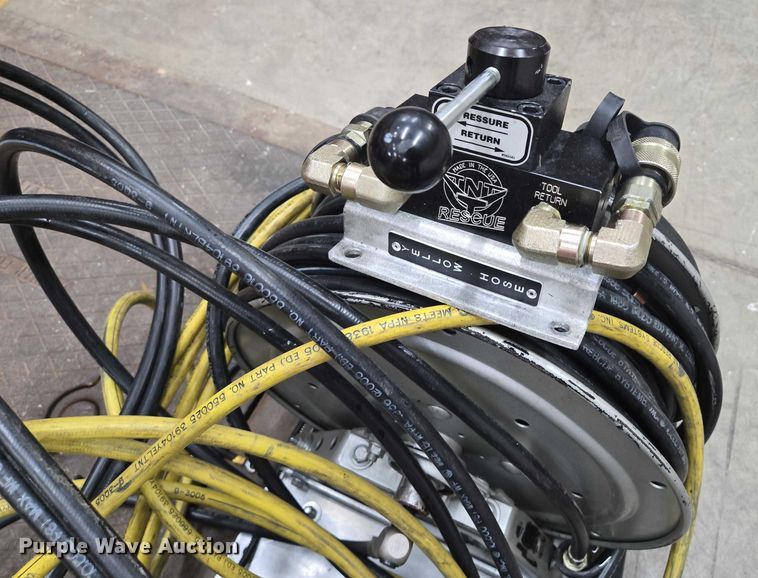 image for item ES2568 TNT rescue equipment