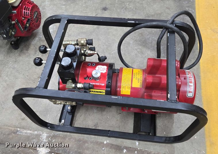 image for item ES2568 TNT rescue equipment