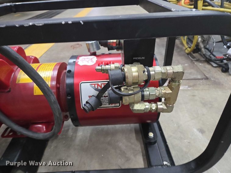 image for item ES2568 TNT rescue equipment