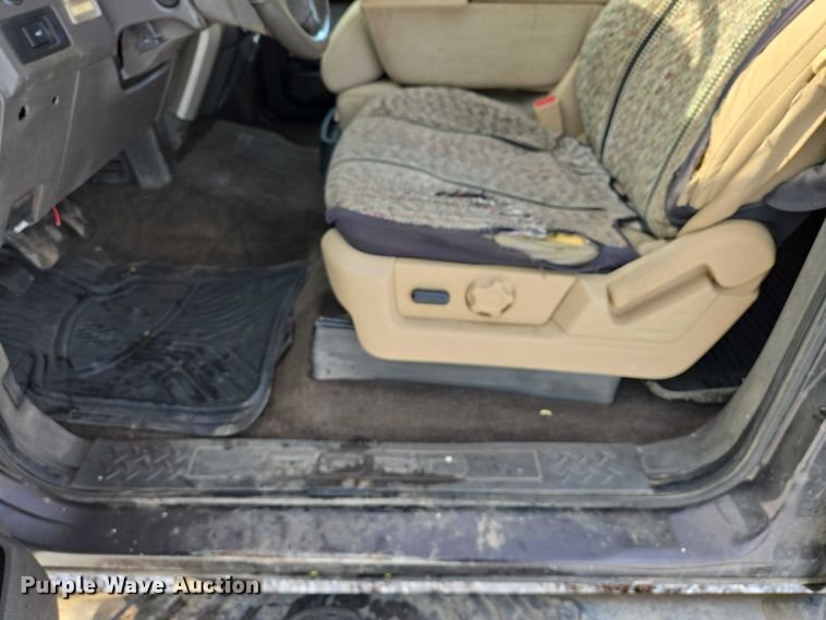 image for item ES2630 2013 Ford F150 XLT Crew Cab pickup truck