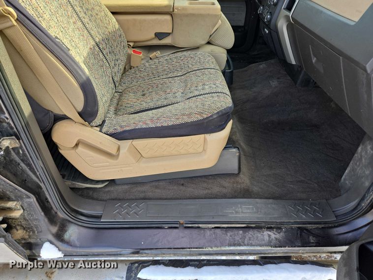 image for item ES2630 2013 Ford F150 XLT Crew Cab pickup truck