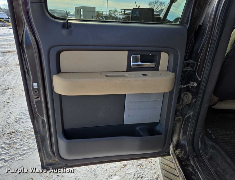 image for item ES2630 2013 Ford F150 XLT Crew Cab pickup truck