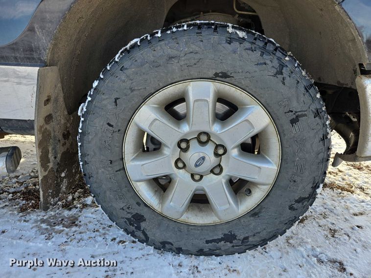 image for item ES2630 2013 Ford F150 XLT Crew Cab pickup truck