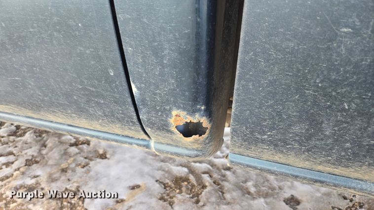 image for item ES2633 2004 Chevrolet Silverado 2500 Ext. Cab pickup truck