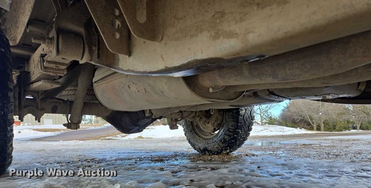 image for item ES2633 2004 Chevrolet Silverado 2500 Ext. Cab pickup truck