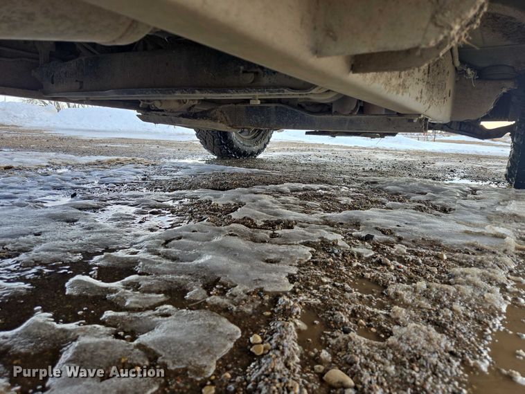 image for item ES2633 2004 Chevrolet Silverado 2500 Ext. Cab pickup truck