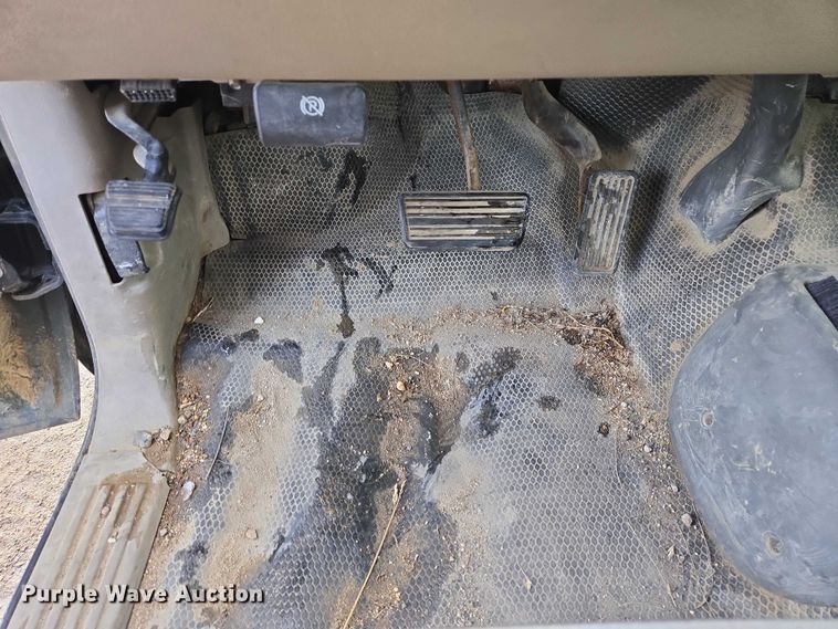 image for item ES2633 2004 Chevrolet Silverado 2500 Ext. Cab pickup truck