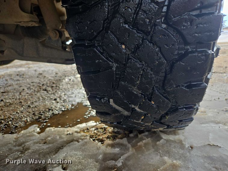 image for item ES2633 2004 Chevrolet Silverado 2500 Ext. Cab pickup truck