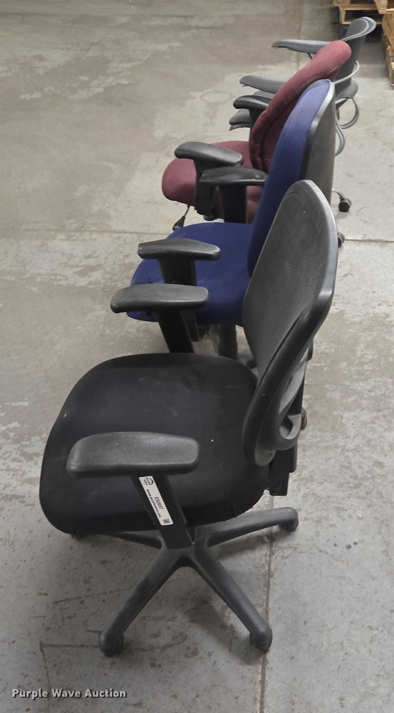 image for item ES2647 (6) office chairs