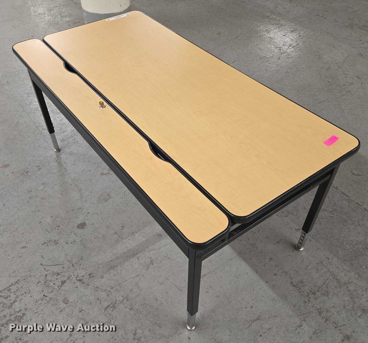 image for item ES2650 (2) tables