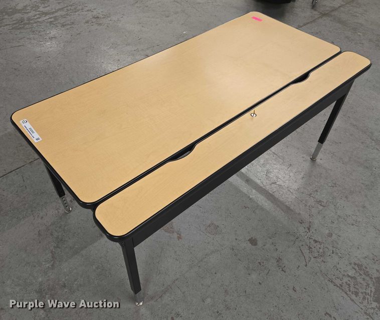 image for item ES2650 (2) tables