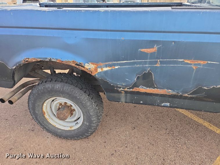 image for item ES2652 1997 Ford F250 Ext. Cab pickup truck