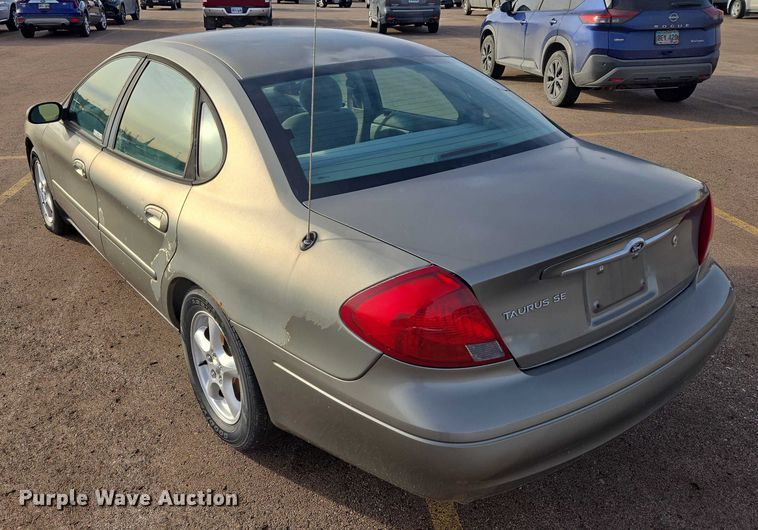 image for item ES2653 2002 Ford Taurus 