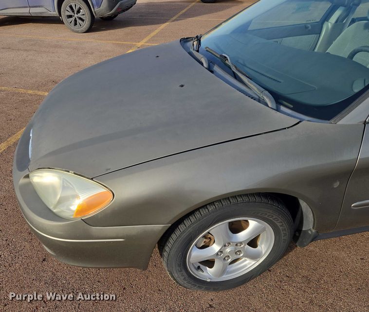 image for item ES2653 2002 Ford Taurus 