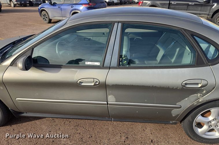 image for item ES2653 2002 Ford Taurus 