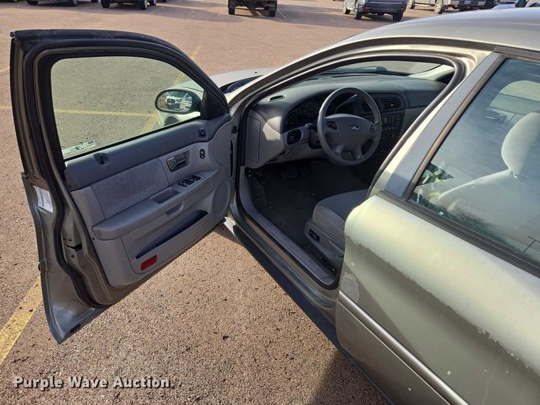 image for item ES2653 2002 Ford Taurus 