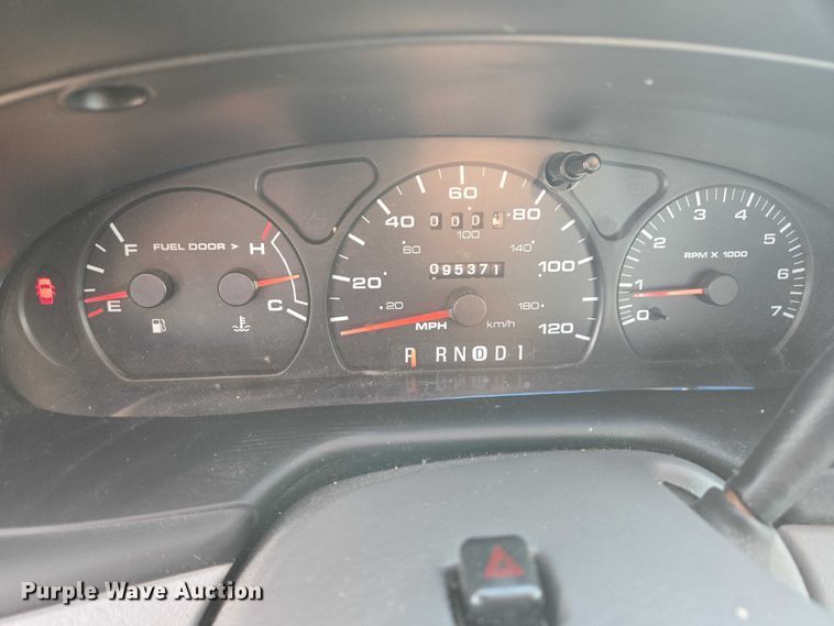 image for item ES2653 2002 Ford Taurus 