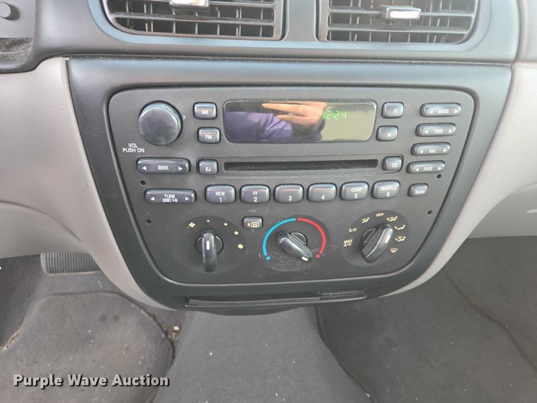 image for item ES2653 2002 Ford Taurus 