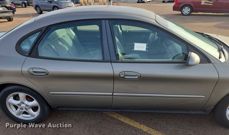 image for item ES2653 2002 Ford Taurus 